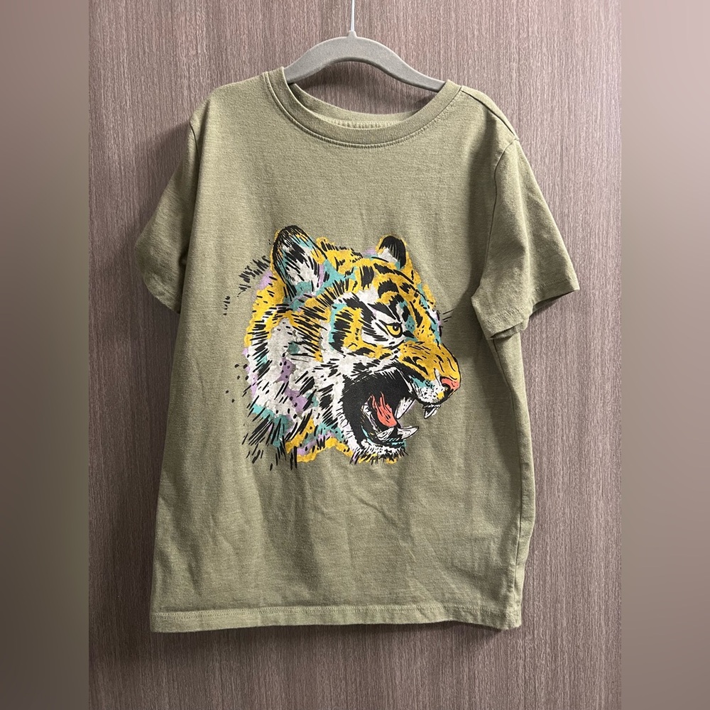 Cat & Jack Youth Boys' Short Sleeved T-Shirt Size Medium 8/10